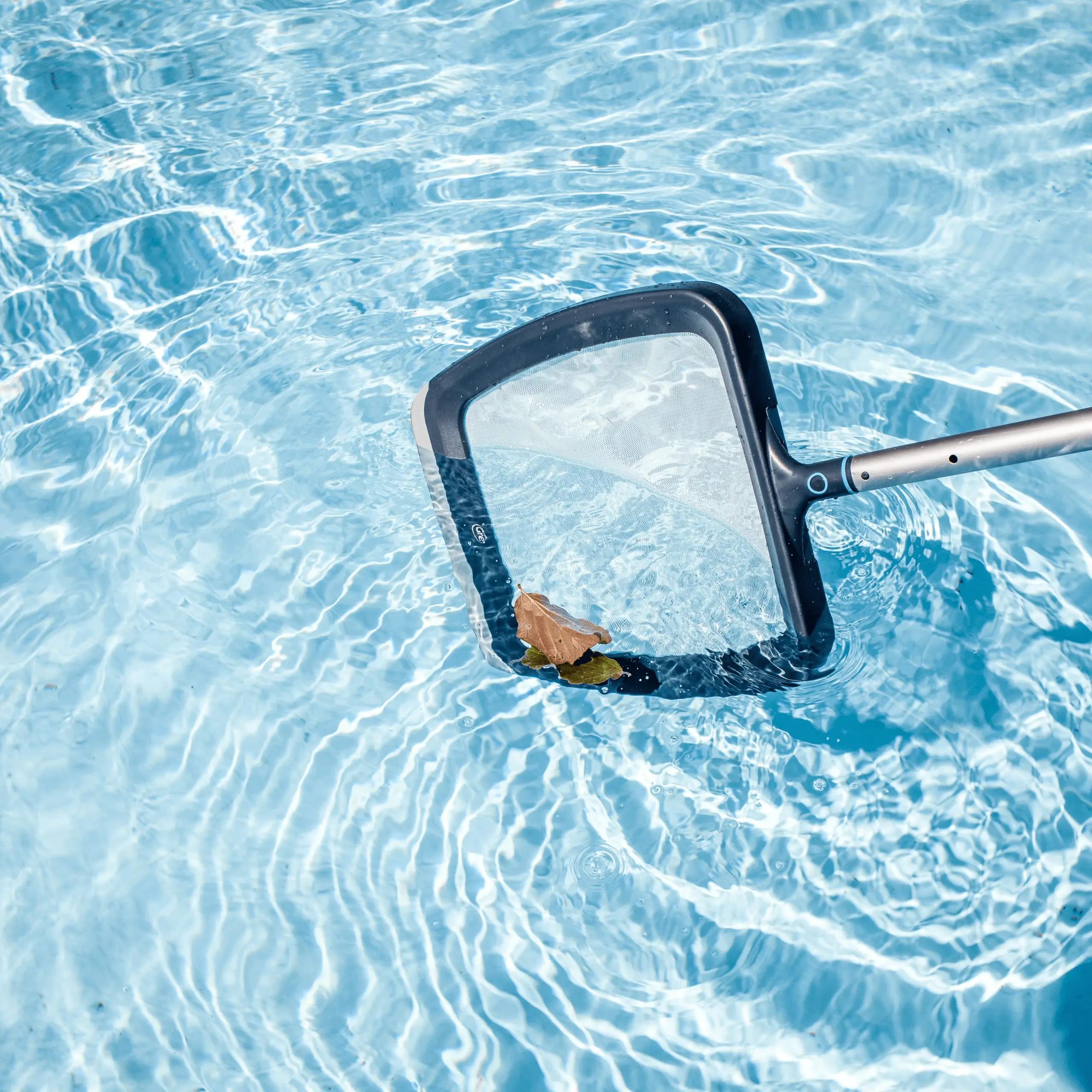 บำรุงรักษาและซ่อมแซมสระว่ายน้ำ